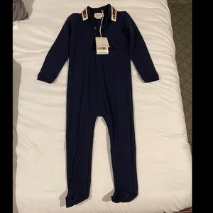 BRAND NEW GUCCI BABY ONESEI WITH BIB